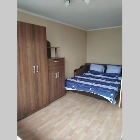 Small Apartment For 2 เคียฟ ภายนอก รูปภาพ