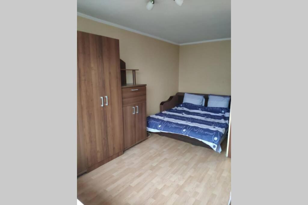Small Apartment For 2 เคียฟ ภายนอก รูปภาพ